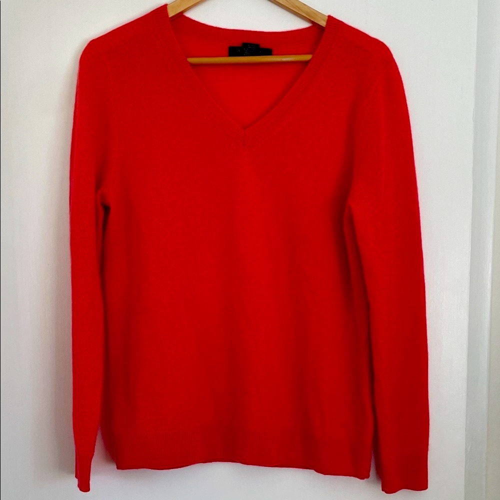 Tahari V-Neck 100% Cashmere Sweater in Bold Warm Red